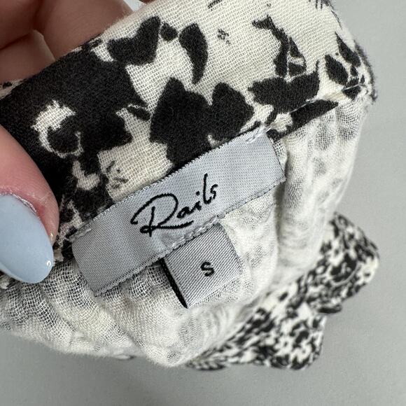 Rails Magnolia Cameo Floral Top Womens Small Black Button Front Gauze Shirt Boho - Picture 6 of 11